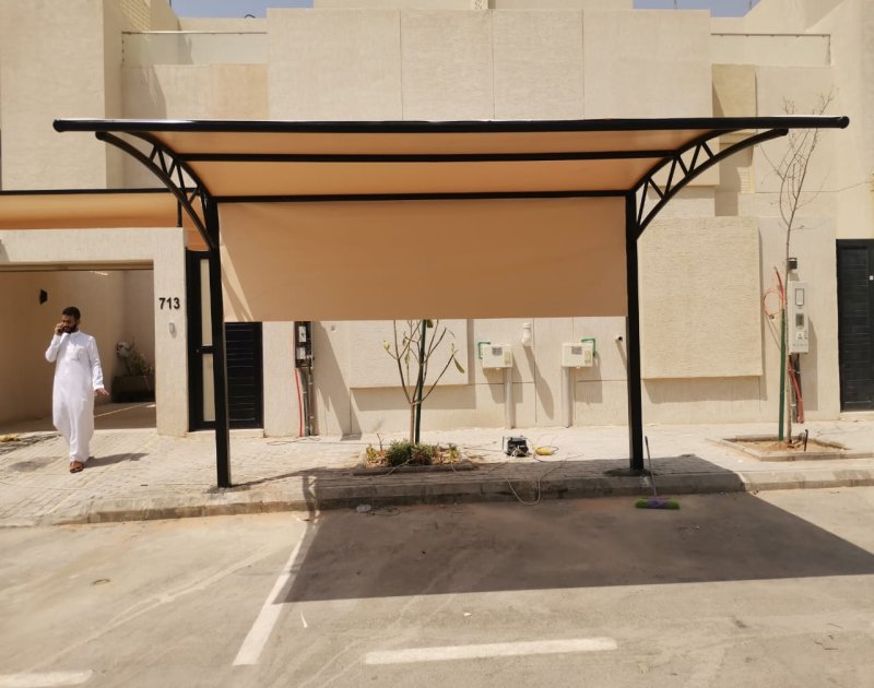 مظلات سيارات كهربائية متحركة