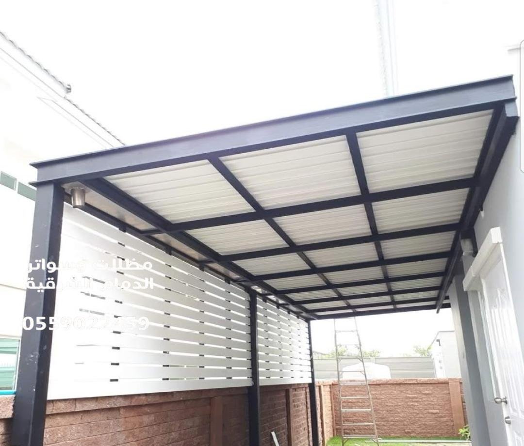 مظلات ساندوتش بانل القطيف: الحل الأمثل لحماية المساحات الخارجية